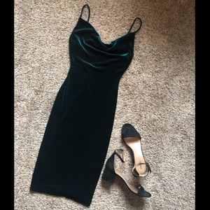 *NWT* JAZZY BELLE DARK GREEN VELVET DRESS